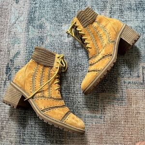 Anthropologie Silent D Bestie Bootie Honey Macramé Trim Lace Up Tan sz 40